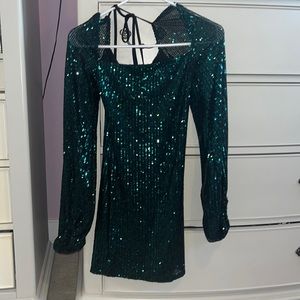 Lucy in the Sky Shantelle Sequins Dress in Emerald Green